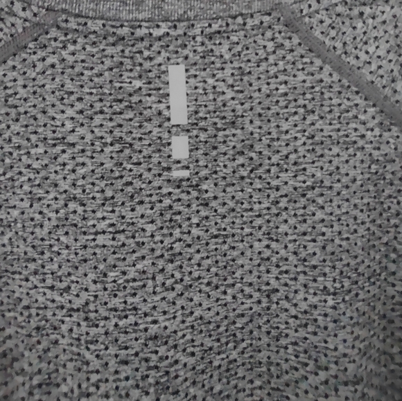 Old Navy Active, Size XL THIS SHIRT IS AWESOME!! - Picture 6 of 8